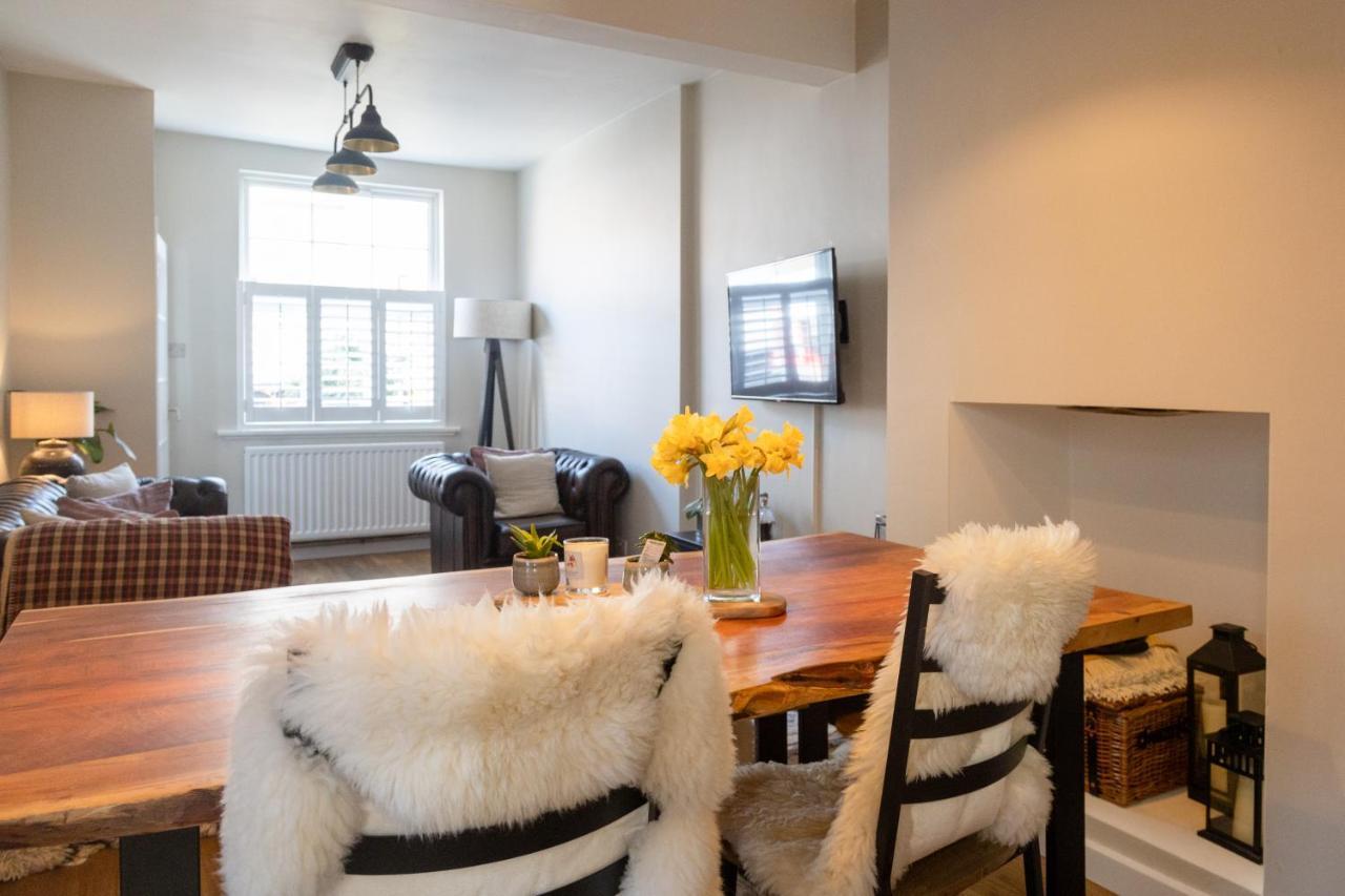 Hereford City - St Owens Terrace - Comfortable & Spacious Well Presented Three Storey House, Perfect For A Weekend Away & Exploring The City On Foot - Hosted By Rentmyhouse Exterior photo